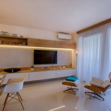 Deluxe New - Few Steps From The - Luxury With Style - By Traveler Tourist Agency Krk Apartament